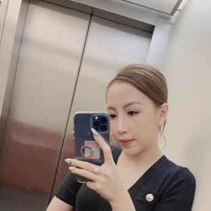 Meet your Posher, Almira